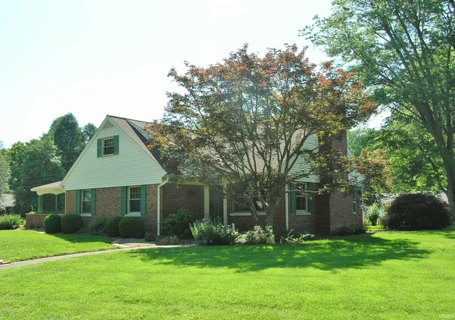 Homes for sale in Newburgh, IN | 5733 Garden Valley Rd, Newburgh, IN 47630 | MLS# 202621190