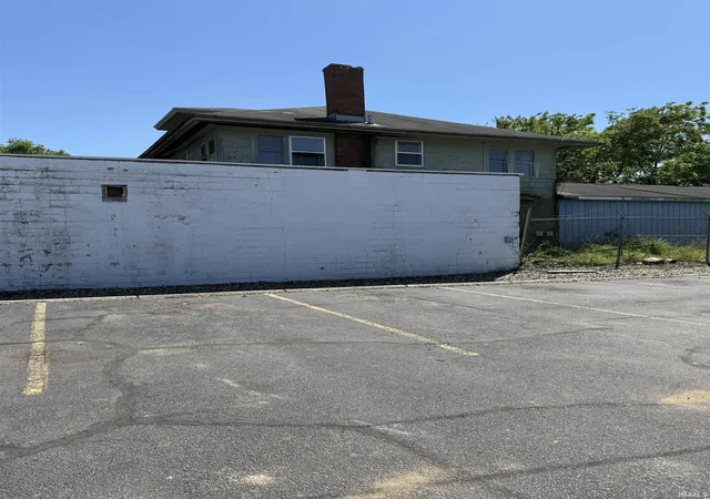 Photo 2 of Manufactured home for sale at 2029 S Michigan St, South Bend, IN 46613 | MLS# 202621193 | Listing updated on 2026-09-01