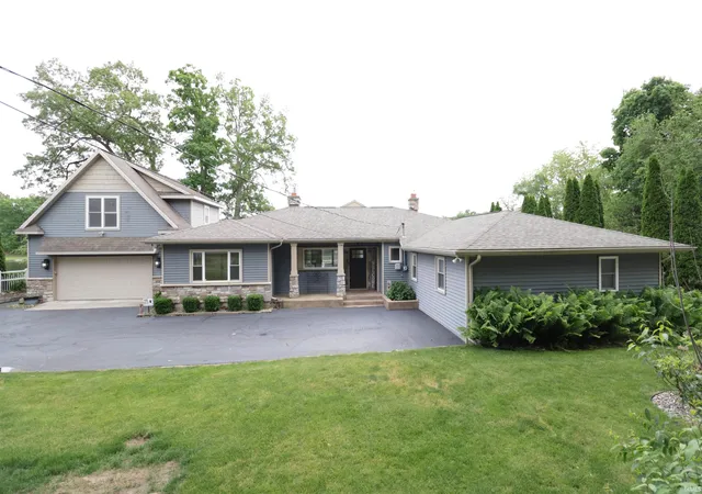 2nd image of 30642 N Shore Dr, Elkhart, IN 46514 | MLS# 202621217
