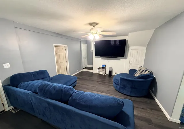 Photo 3 of Manufactured home for sale at 2737 Hoagland Ave, Fort Wayne, IN 46807 | MLS# 202621248 | Listing updated on 2026-09-13