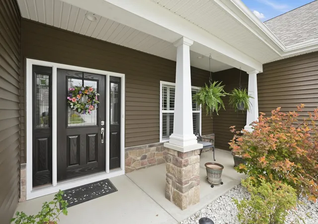 Photo 3 of Sale Pending at 13667 Stone Table Blvd, Fort Wayne, IN 46845 | MLS# 202621276 | Listing updated on 2026-08-18