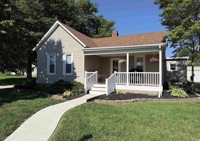 Homes for sale in Fowler, IN | 401 N Jefferson Ave, Fowler, IN 47944 | MLS# 202621331