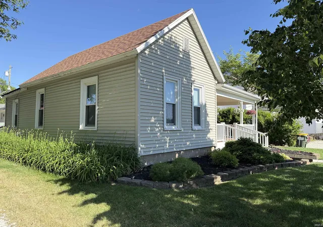 Homes for sale in Fowler, IN | 401 N Jefferson Ave, Fowler, IN 47944 | MLS# 202621331