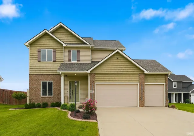 Homes for sale in Columbia City, IN | 232 W Bay Bridge Court, Columbia City, IN 46725 | MLS# 202621337