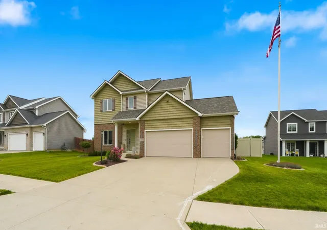 Homes for sale in Columbia City, IN | 232 W Bay Bridge Court, Columbia City, IN 46725 | MLS# 202621337