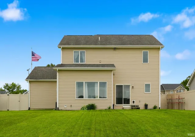 Homes for sale in Columbia City, IN | 232 W Bay Bridge Court, Columbia City, IN 46725 | MLS# 202621337