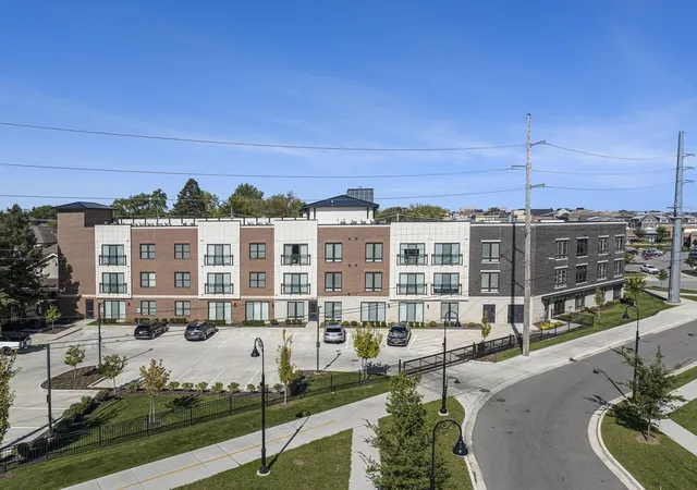 2nd image of 1010 Corby Blvd #306, South Bend, IN 46617 | MLS# 202621359