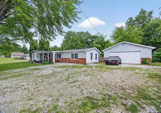 Photo 3 of Manufactured home for sale at 4013 E Boltinghouse Rd, Bloomington, IN 47408 | MLS# 202621404 | Listing updated on 2026-09-15