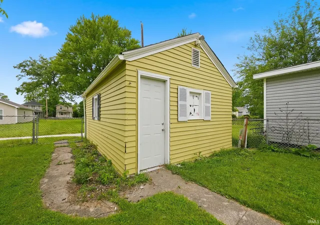 Photo 3 of Manufactured home for sale at 2908 Winter St, Fort Wayne, IN 46806 | MLS# 202621476 | Listing updated on 2026-09-09