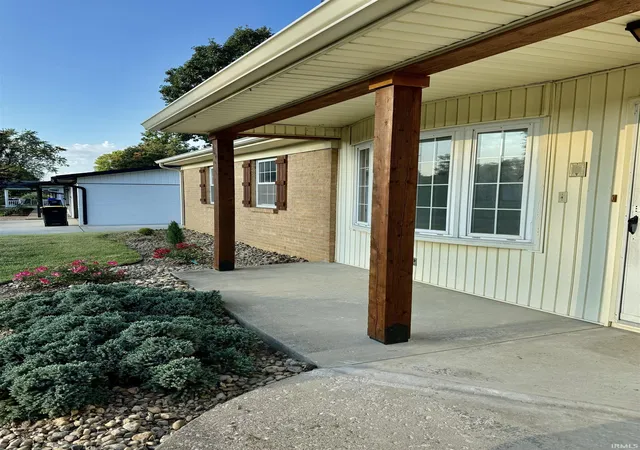 Photo 2 of Manufactured home for sale at 404 S Hickory Dr, Bloomington, IN 47403 | MLS# 202621504 | Listing updated on 2026-06-04