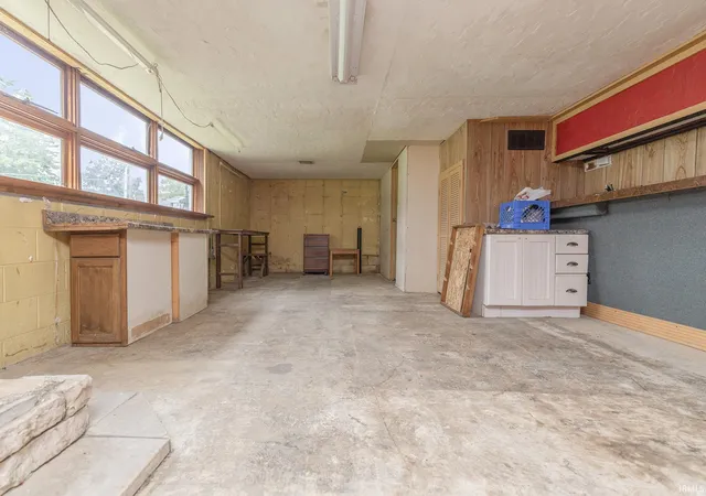 29th image of 109 E Wabash Ave, Wakarusa, IN 46573 | MLS# 202621543