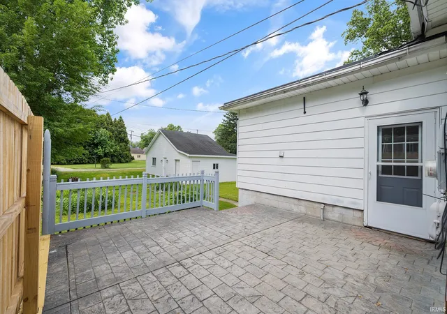 4th image of 109 E Wabash Ave, Wakarusa, IN 46573 | MLS# 202621543