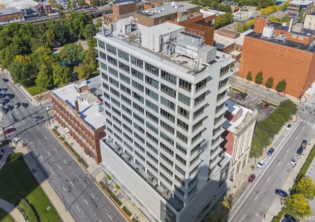 2nd image of 203 E Berry St #1507, Fort Wayne, IN 46802 | MLS# 202621588