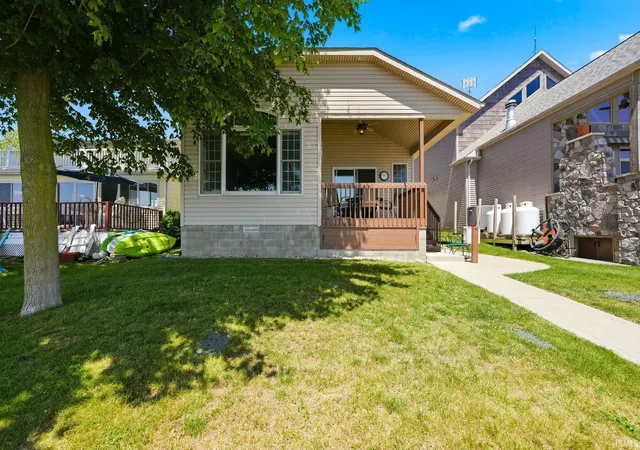 1st image of 595 Ln 101 Hamilton Lake, Hamilton, IN 46742 | MLS# 202621636