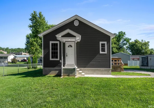 Homes for sale in Paoli, IN | 462 W Wilson St, Paoli, IN 47454 | MLS# 202621650