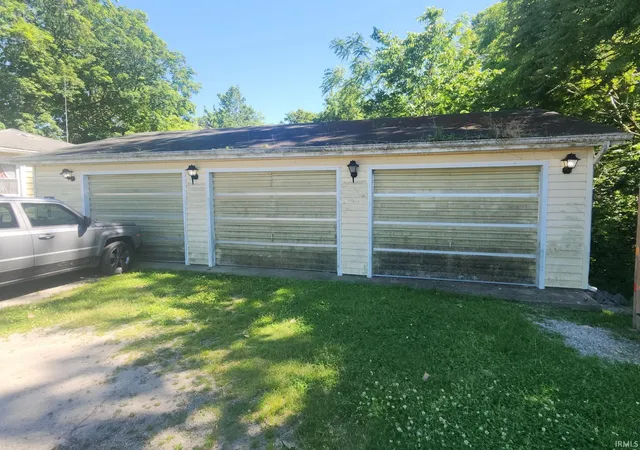 Photo 2 of Manufactured home for sale at 725 Stanley St, Logansport, IN 46947 | MLS# 202621677 | Listing updated on 2026-06-15