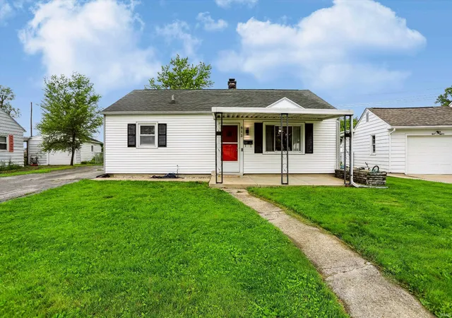 Photo 1 of Sale Pending at 913 N Oxford Dr, Marion, IN 46952 | MLS# 202621747 | Listing updated on 2026-09-18