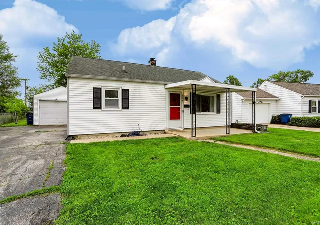 Photo 2 of Sale Pending at 913 N Oxford Dr, Marion, IN 46952 | MLS# 202621747 | Listing updated on 2026-09-18