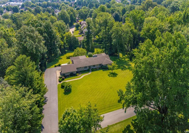 2nd image of 520 Scenic Dr, Evansville, IN 47715 | MLS# 202621763