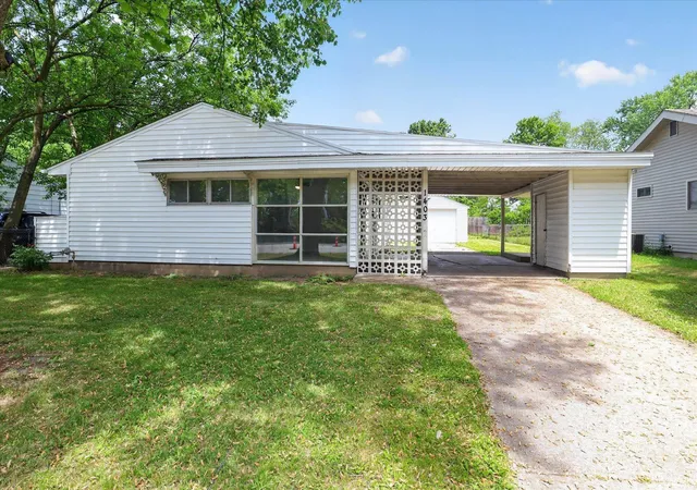 Homes for sale in South Bend, IN | 1403 E Ireland Rd, South Bend, IN 46614 | MLS# 202621790