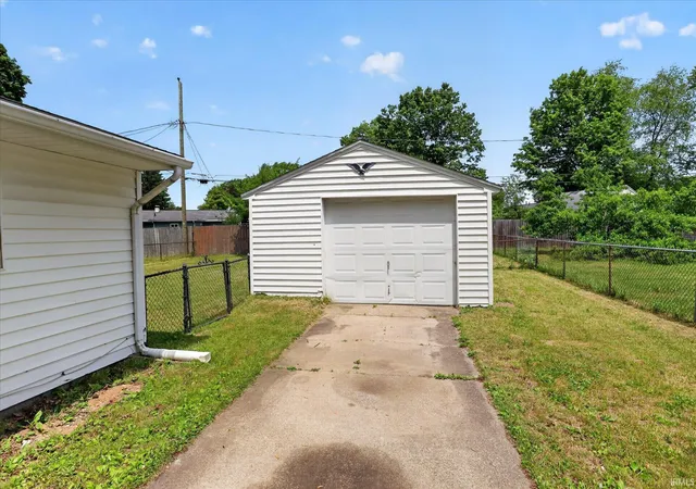 Homes for sale in South Bend, IN | 1403 E Ireland Rd, South Bend, IN 46614 | MLS# 202621790