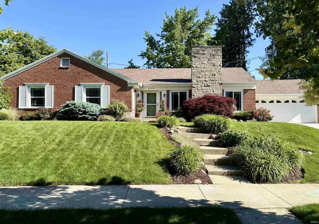 Photo 1 of Sale Pending at 1212 Sunset Dr, Fort Wayne, IN 46807 | MLS# 202621805 | Listing updated on 2026-07-12