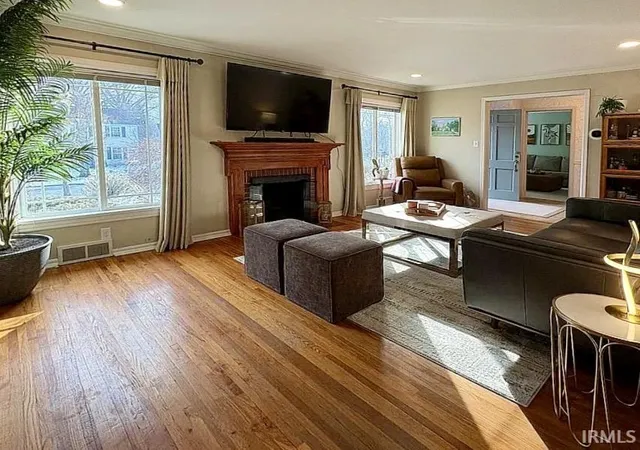 Photo 3 of Sale Pending at 1212 Sunset Dr, Fort Wayne, IN 46807 | MLS# 202621805 | Listing updated on 2026-07-12