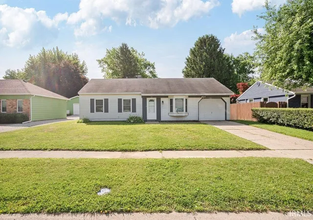 Homes for sale in Kokomo, IN | 304 Southlea Dr, Kokomo, IN 46902 | MLS# 202621846