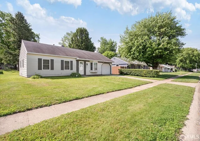 Homes for sale in Kokomo, IN | 304 Southlea Dr, Kokomo, IN 46902 | MLS# 202621846