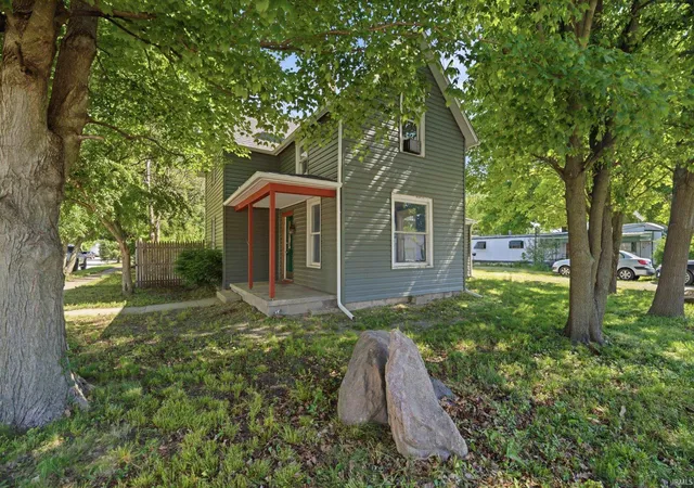 Homes for sale in Otterbein, IN | 203 N Columbia St, Otterbein, IN 47970 | MLS# 202621852