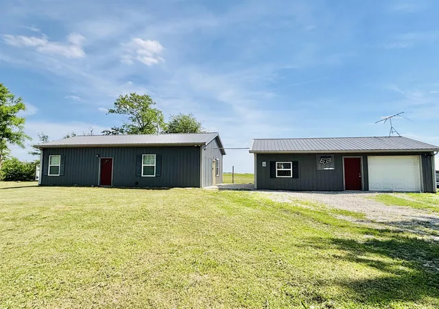 Homes for sale in Frankfort, IN | 10437 E Cr 250 N, Frankfort, IN 46041 | MLS# 202621903