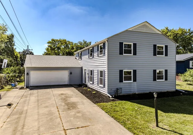 Homes for sale in Muncie, IN | 2905 W Woodbridge Dr, Muncie, IN 47304 | MLS# 202621928
