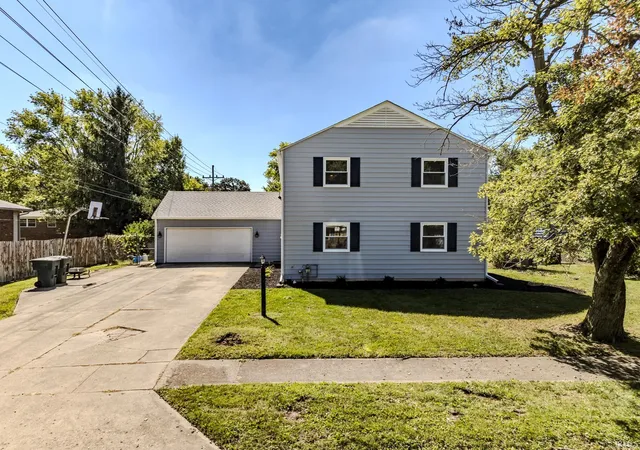 Homes for sale in Muncie, IN | 2905 W Woodbridge Dr, Muncie, IN 47304 | MLS# 202621928