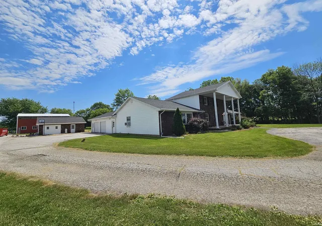 3rd image of 148 S Hickory Corner Rd, Vincennes, IN 47591 | MLS# 202621932