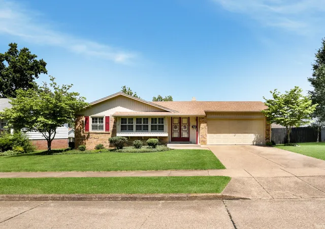 Photo 1 of Manufactured home for sale at 324 Indian Trl, Evansville, IN 47715 | MLS# 202621937 | Listing updated on 2026-08-04
