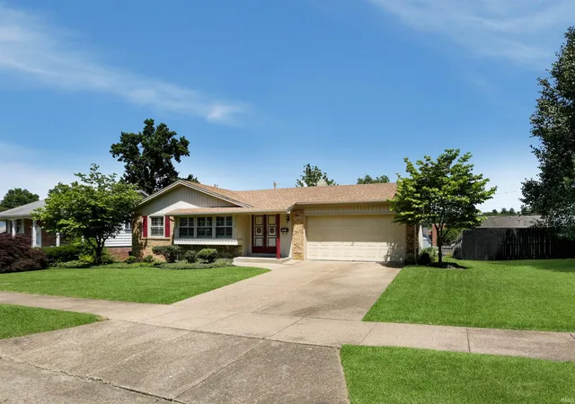 Photo 2 of Manufactured home for sale at 324 Indian Trl, Evansville, IN 47715 | MLS# 202621937 | Listing updated on 2026-08-04