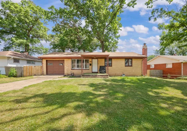 Photo 3 of Sale Pending at 3718 Surrey Ln, South Bend, IN 46628 | MLS# 202621946 | Listing updated on 2026-08-25
