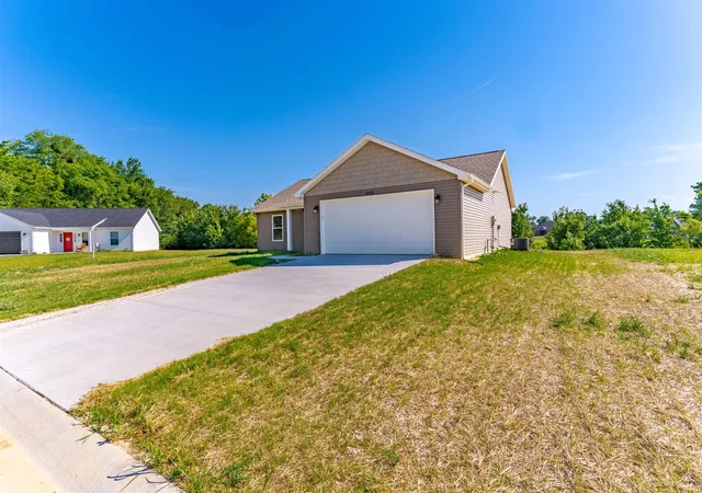 Photo 2 of Sale Pending at 4424 Gray Birch Ct, Evansville, IN 47725 | MLS# 202622008 | Listing updated on 2026-07-03