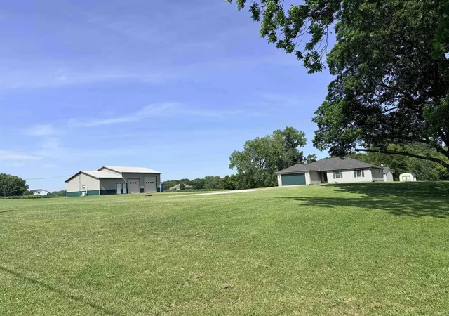 Photo 2 of Sale Pending at 4944 Brumley Rd, Newburgh, IN 47630 | MLS# 202622029 | Listing updated on 2026-07-14