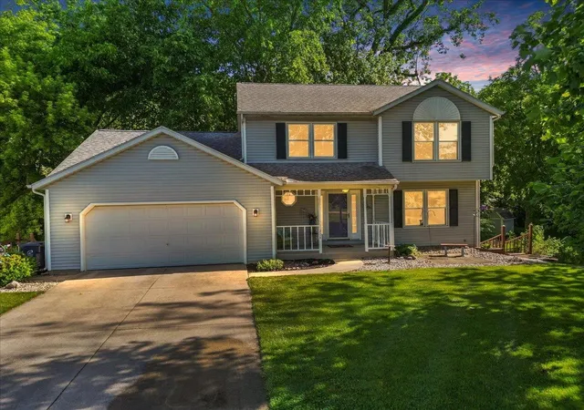 Homes for sale in Warsaw, IN | 208 S East Ridge Dr North, Warsaw, IN 46582 | MLS# 202622037