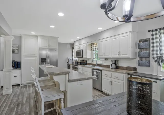 Photo 3 of Manufactured home for sale at 7688 Vann Rd, Newburgh, IN 47630 | MLS# 202622045 | Listing updated on 2026-09-24