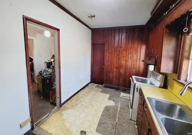 4th image of 410 W Main St, Redkey, IN 47373 | MLS# 202622052