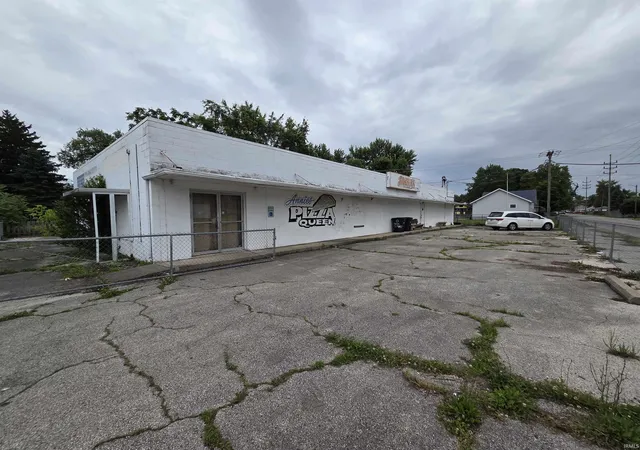 Homes for sale in Muncie, IN | 1600 S Port Ave, Muncie, IN 47302 | MLS# 202622062