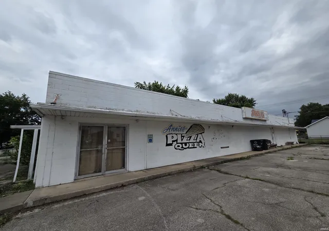 Homes for sale in Muncie, IN | 1600 S Port Ave, Muncie, IN 47302 | MLS# 202622062
