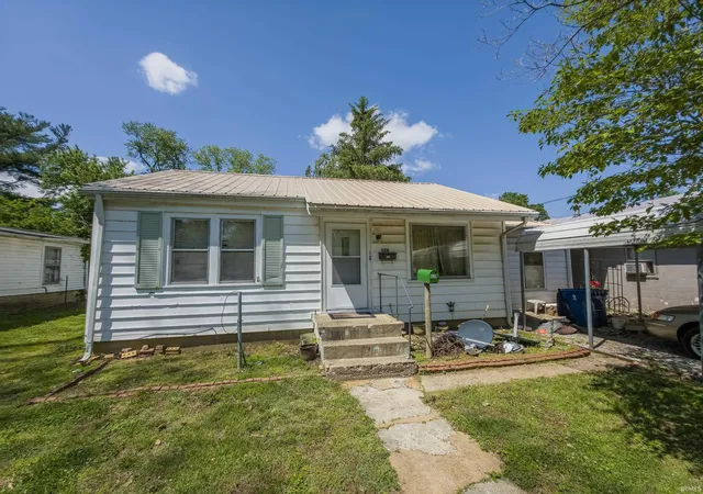 1st image of 426 E 7th St, Mount Carmel, IL 62863 | MLS# 202622130