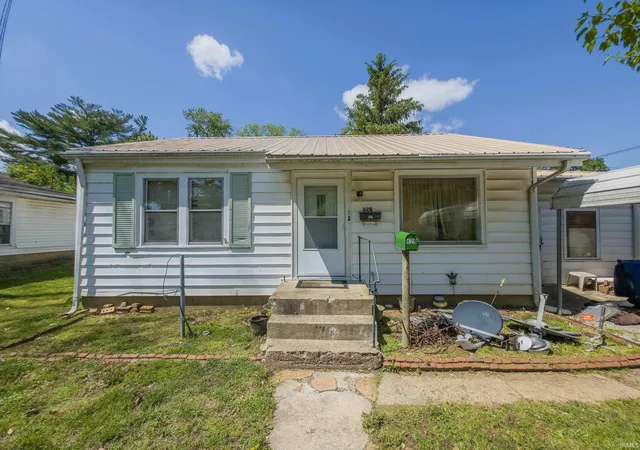 13th image of 426 E 7th St, Mount Carmel, IL 62863 | MLS# 202622130