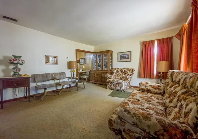 3rd image of 426 E 7Th St, Mount Carmel, IL 62863 | MLS# 202622130