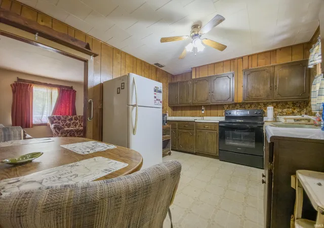 4th image of 426 E 7Th St, Mount Carmel, IL 62863 | MLS# 202622130