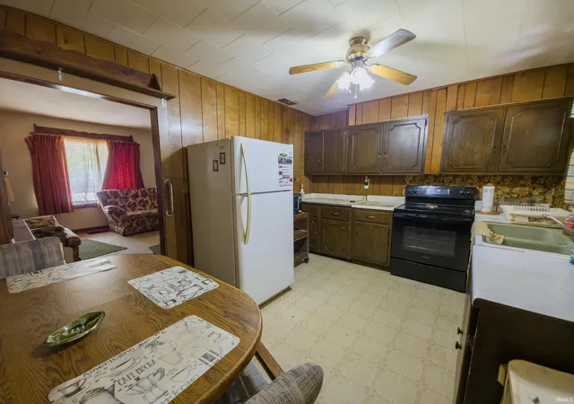 5th image of 426 E 7Th St, Mount Carmel, IL 62863 | MLS# 202622130