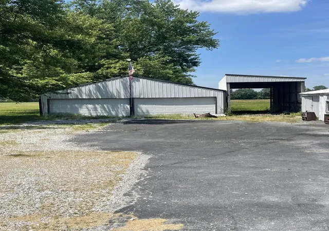Photo 3 of Sale Pending at 5933 N County Rd 100 E, Shelburn, IN 47879 | MLS# 202622136 | Listing updated on 2026-07-30